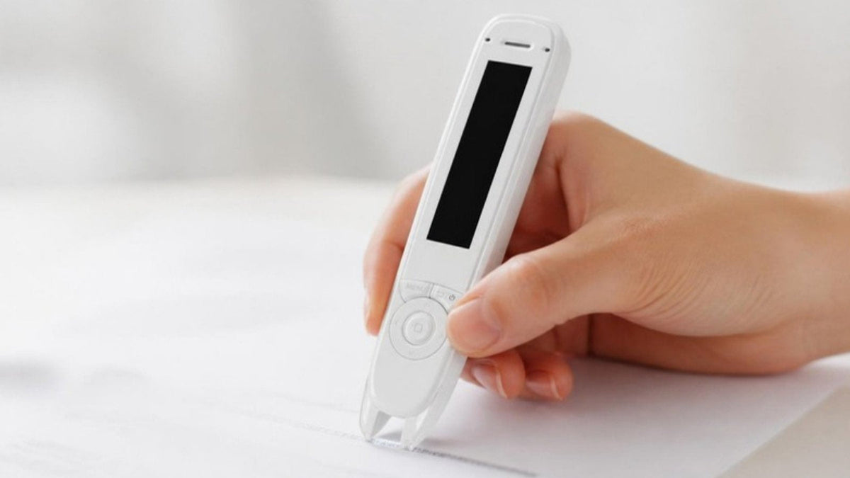 Close-up of a C-Pen Reader 2 scanning a printed line